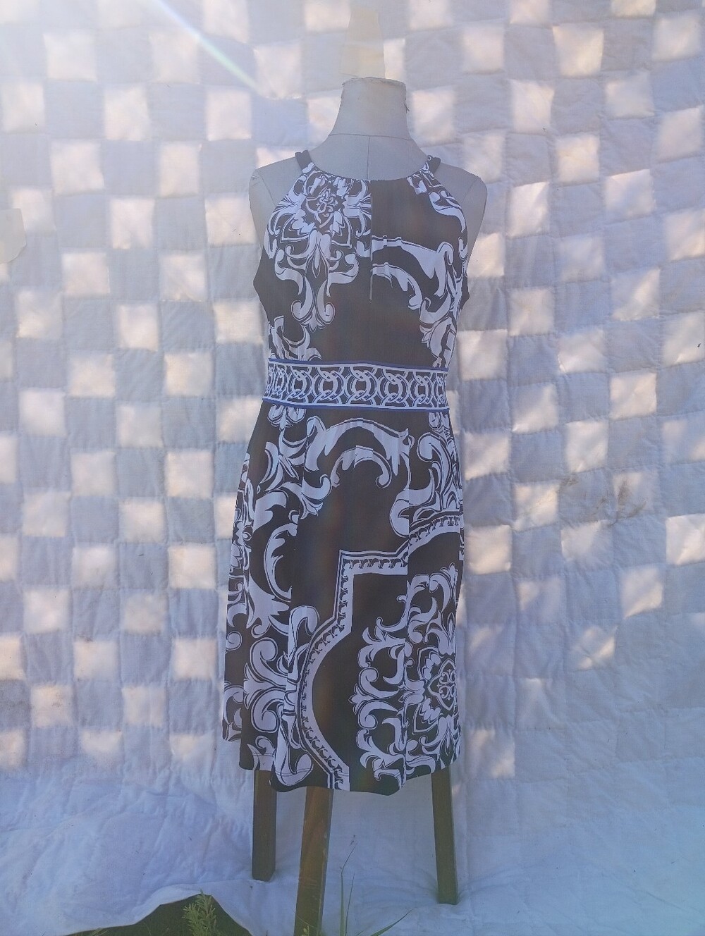 White House Black Market Sleeveless Black and White  Print Dress Medium